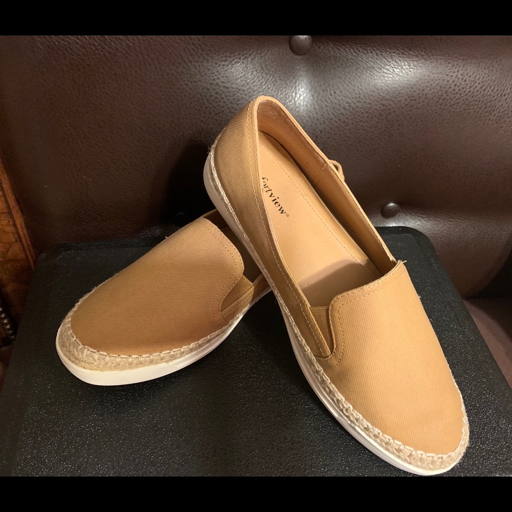 Lara Flat Canvas by Comfort View